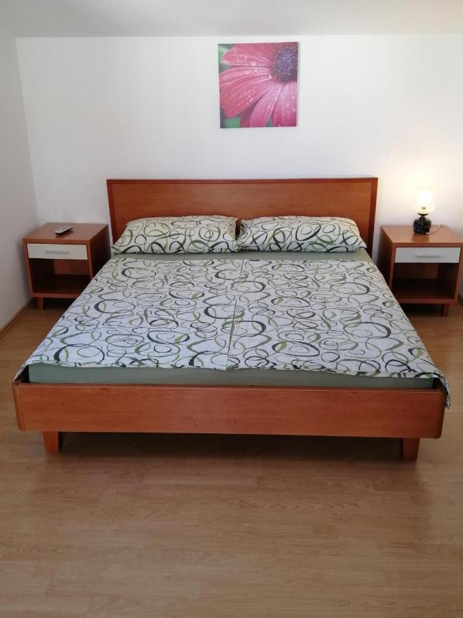 Maribela Apartments 特罗吉尔 外观 照片