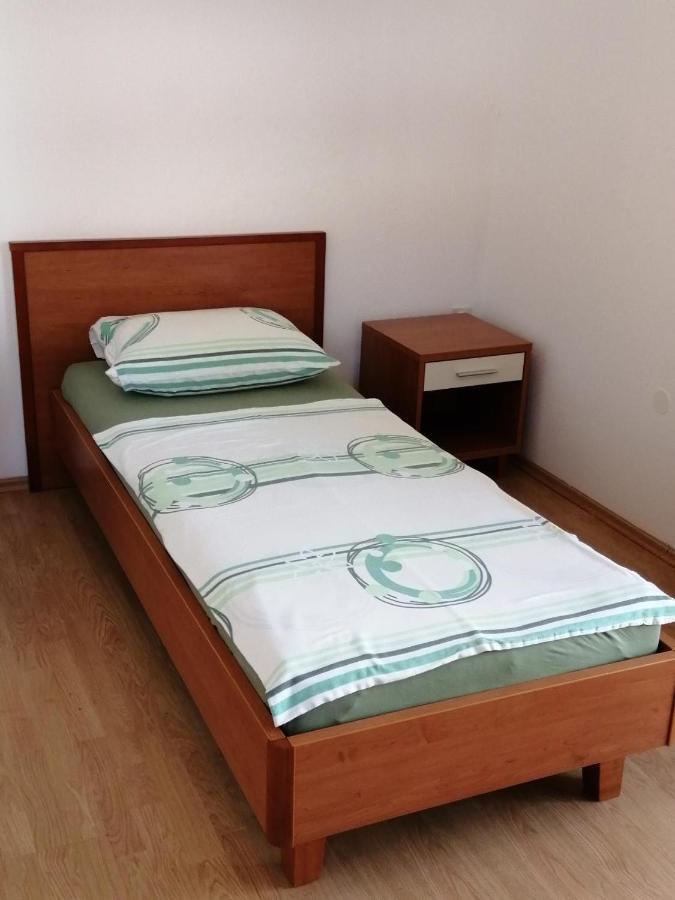 Maribela Apartments 特罗吉尔 外观 照片