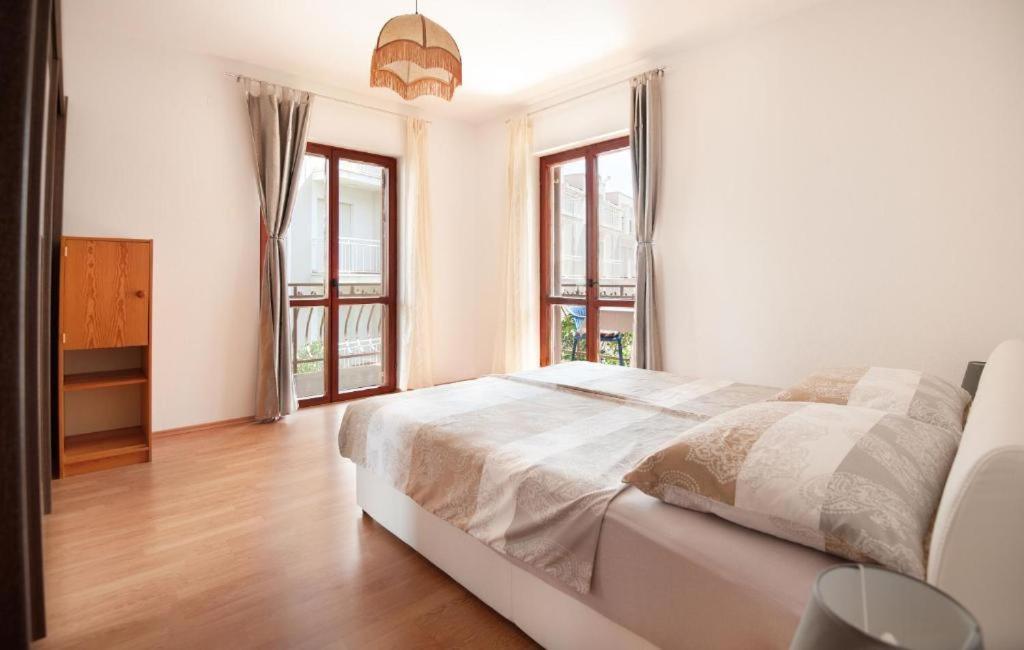 Maribela Apartments 特罗吉尔 外观 照片