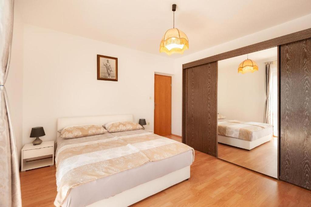 Maribela Apartments 特罗吉尔 外观 照片