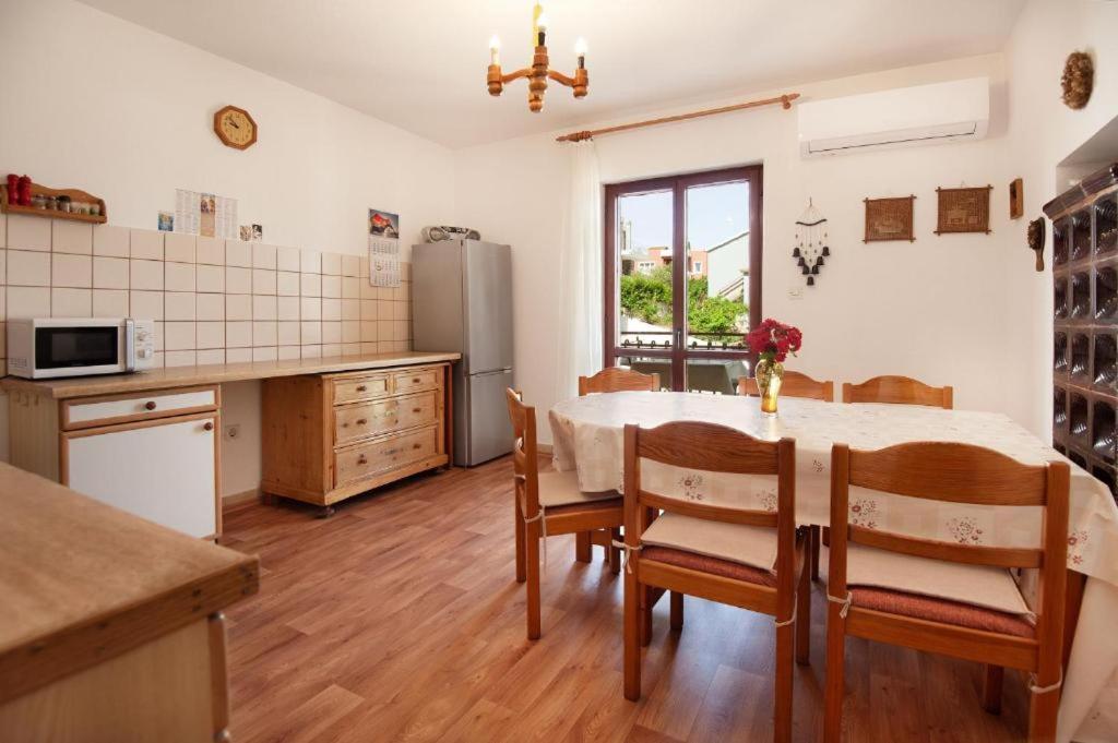 Maribela Apartments 特罗吉尔 外观 照片