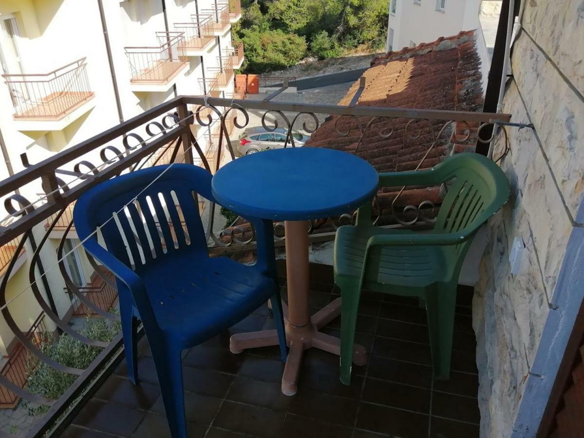 Maribela Apartments 特罗吉尔 外观 照片